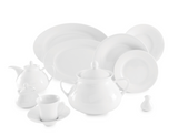 Komplett FDC White porselensservise på 107 deler med tallerkener, serveringsdeler, suppeterrin, tekanne og kopp.